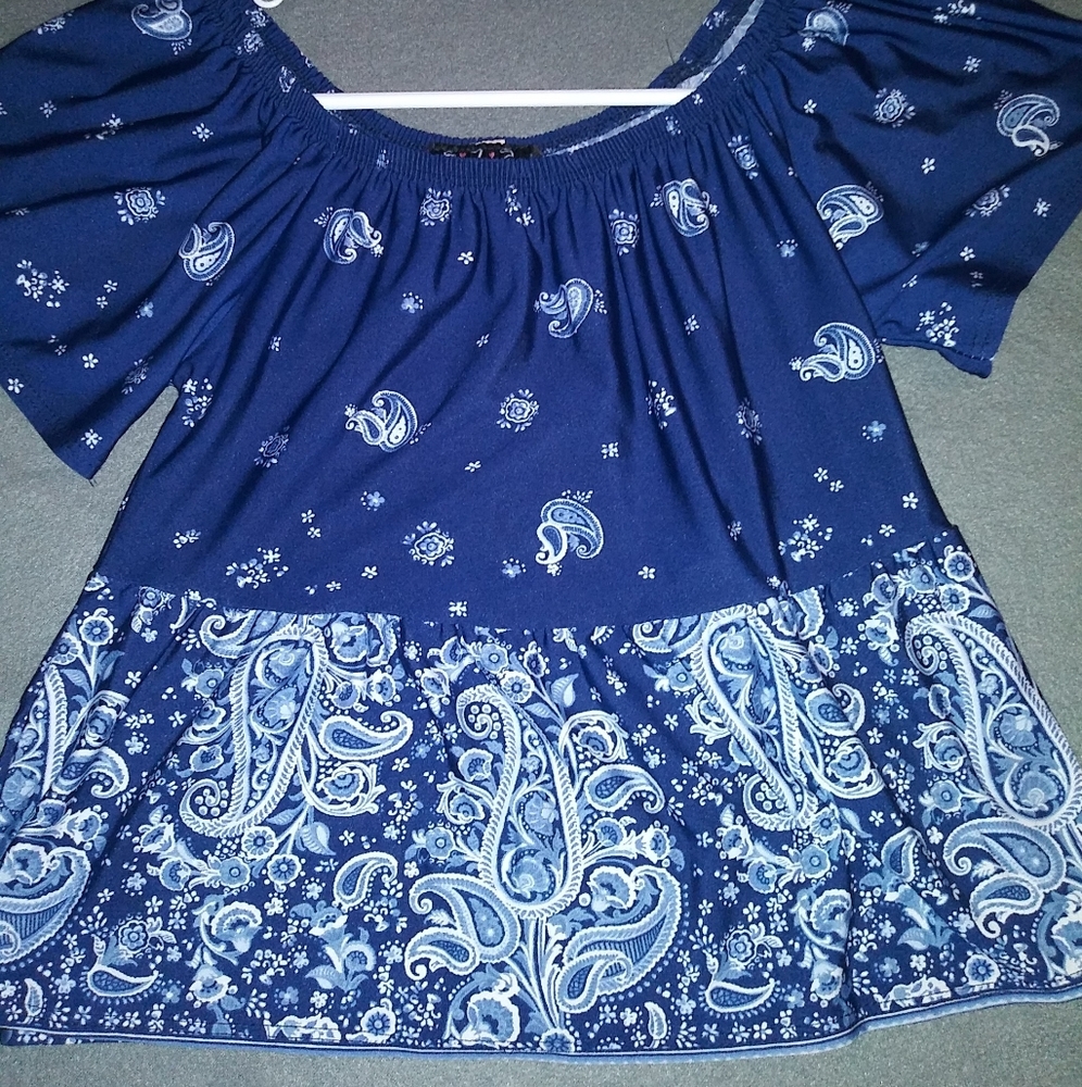 Blue and white top
